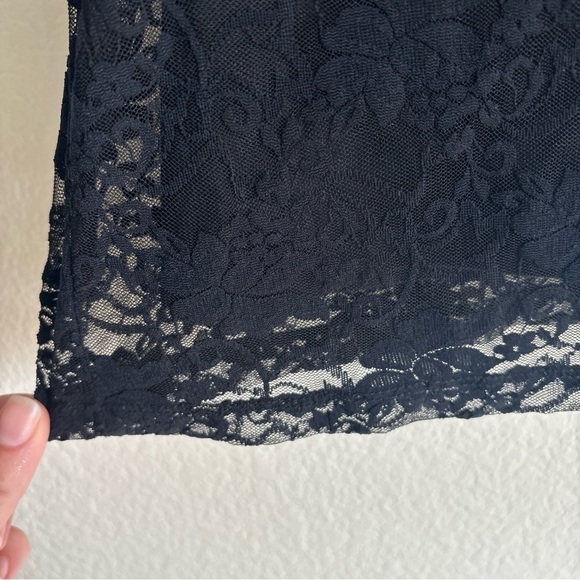 Newport News Double Lined Tank - Picture 3 of 9